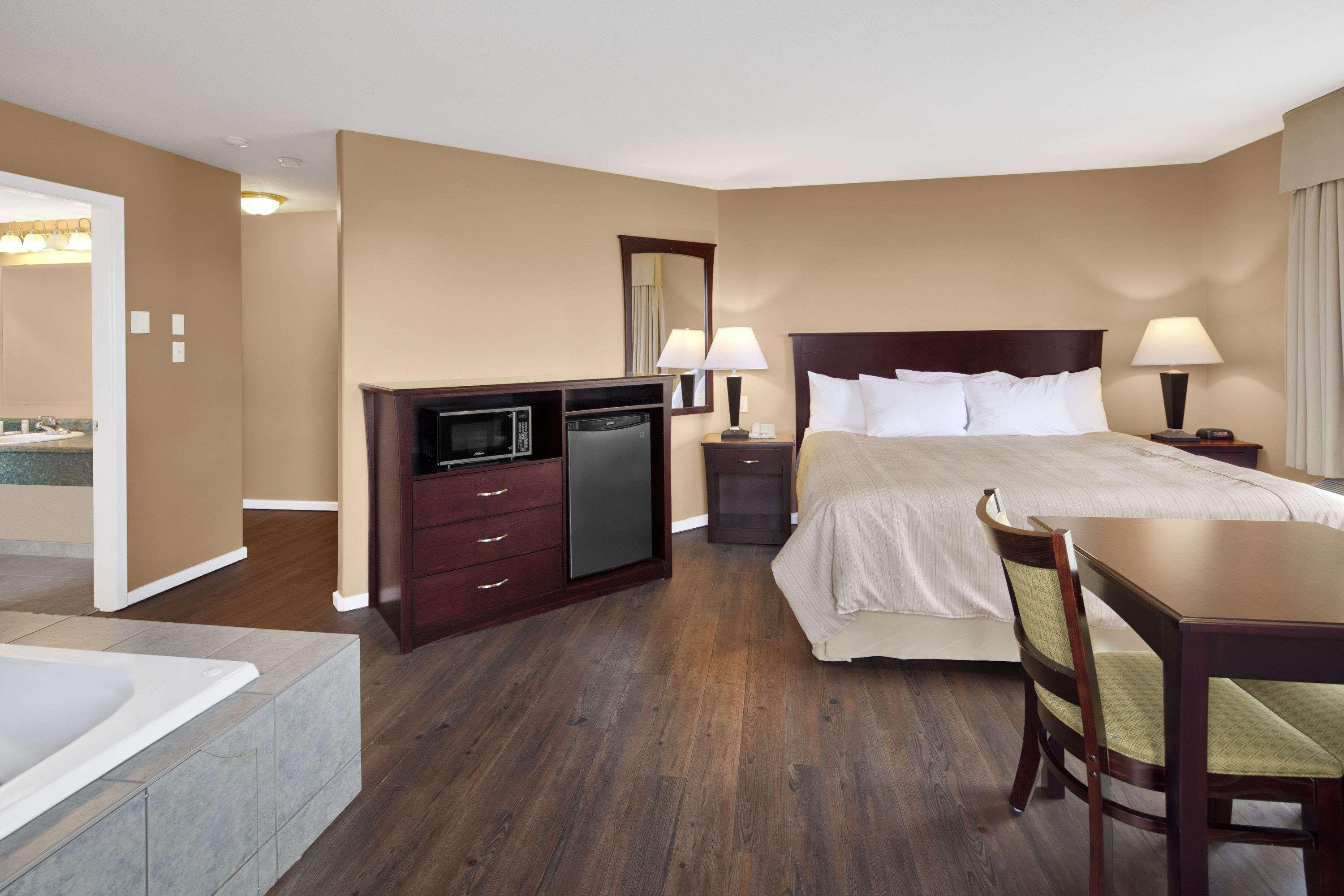 Days By Wyndham Bc